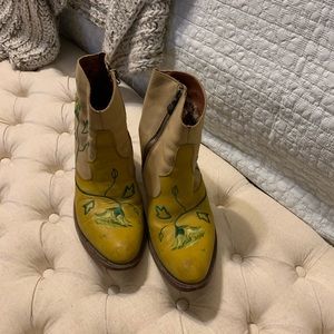 Dan post yellow booties